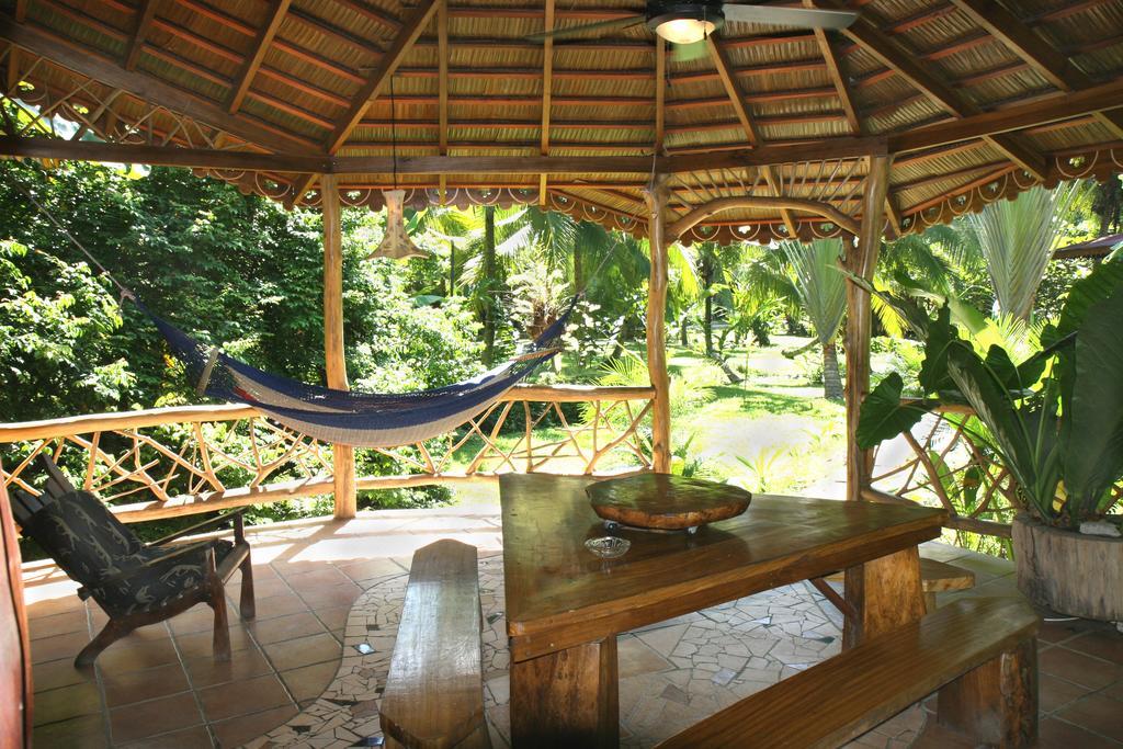 Hotel La Costa De Papito Puerto Viejo de Talamanca Ngoại thất bức ảnh