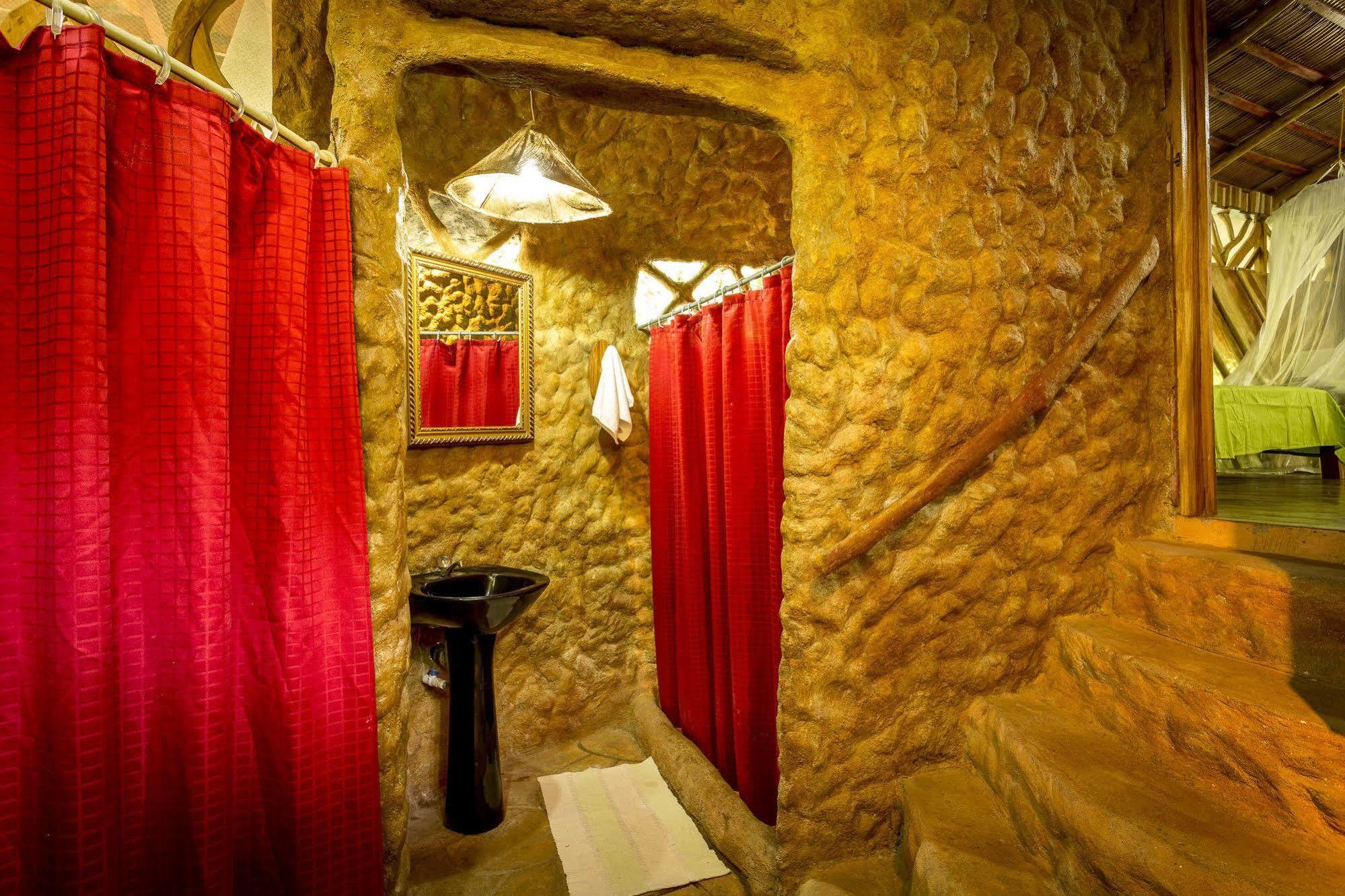 Hotel La Costa De Papito Puerto Viejo de Talamanca Ngoại thất bức ảnh