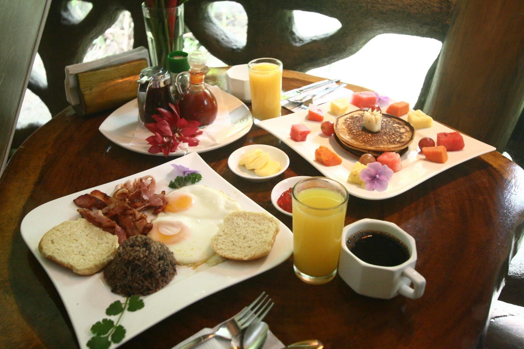 Hotel La Costa De Papito Puerto Viejo de Talamanca Ngoại thất bức ảnh