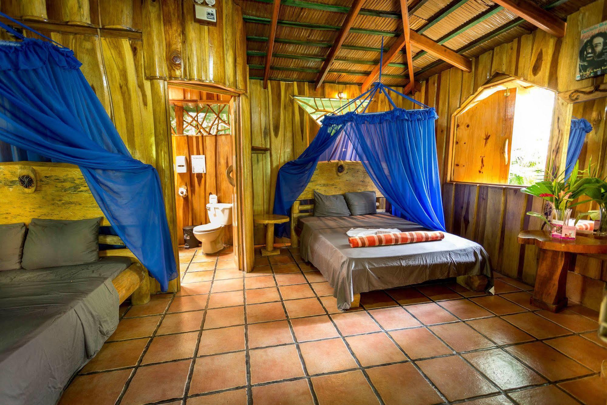 Hotel La Costa De Papito Puerto Viejo de Talamanca Ngoại thất bức ảnh