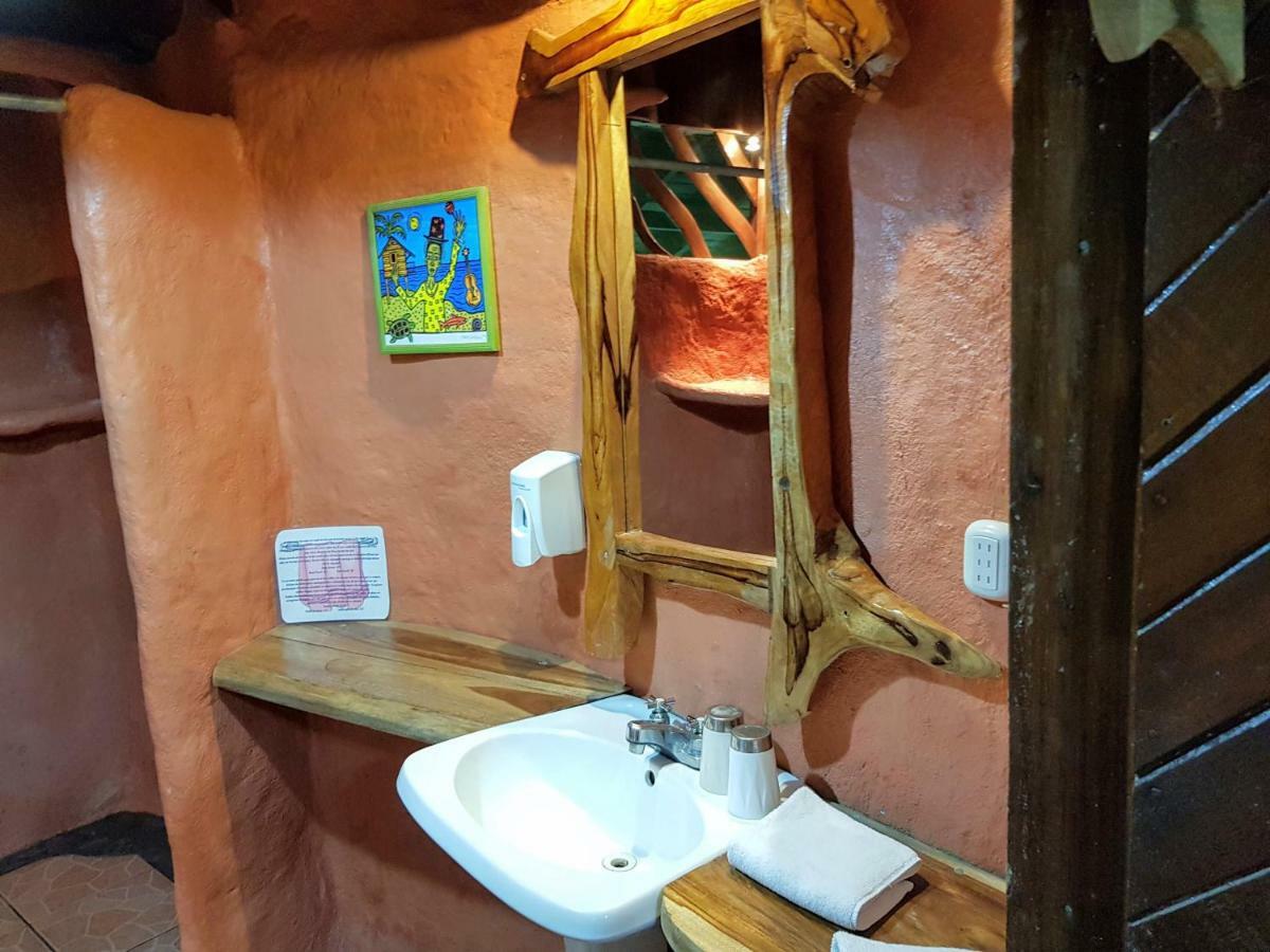 Hotel La Costa De Papito Puerto Viejo de Talamanca Ngoại thất bức ảnh